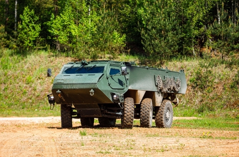 PATRIA militārās rūpniecības klastera dalībnieki testē bruņumašīnas 6X6 prototipu 
